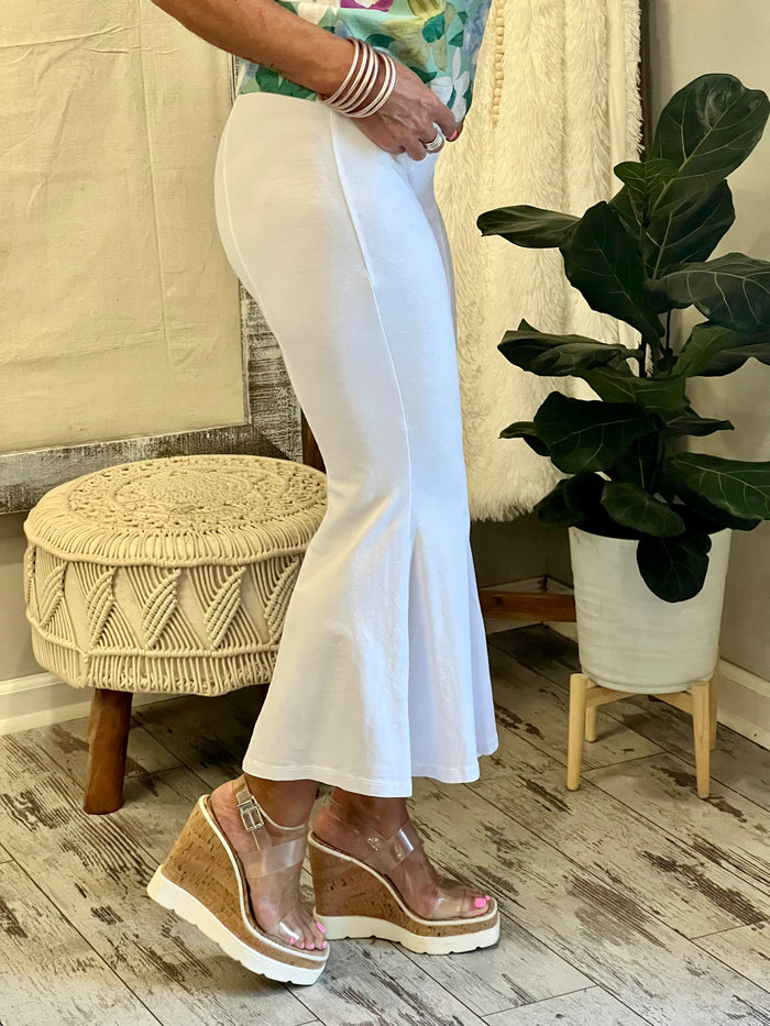 Washed Cropped Bell Bottom Pants in White