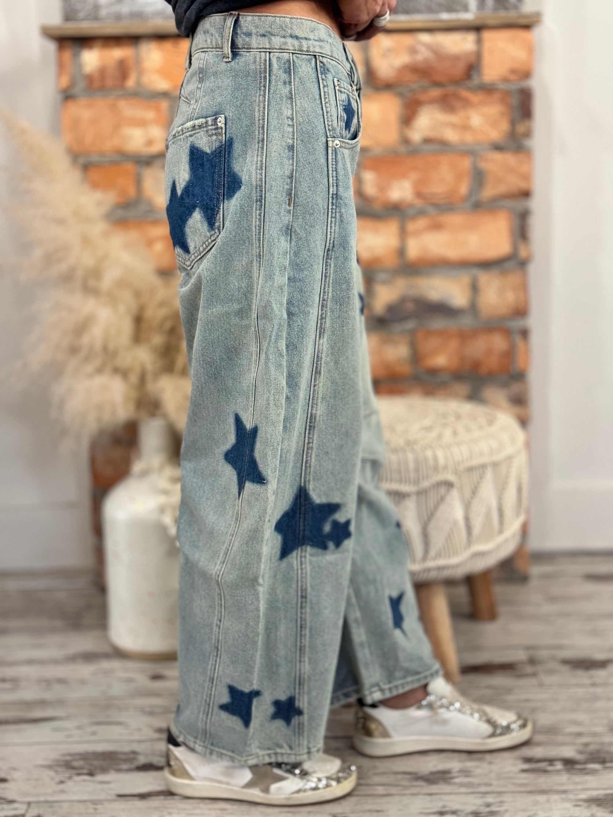 Star Printed Barrel Jeans