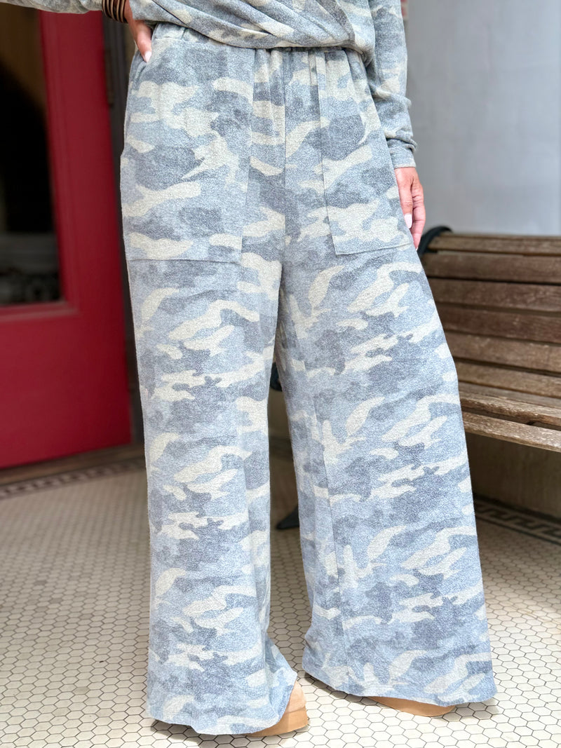 Camo Print Wide Leg Pants