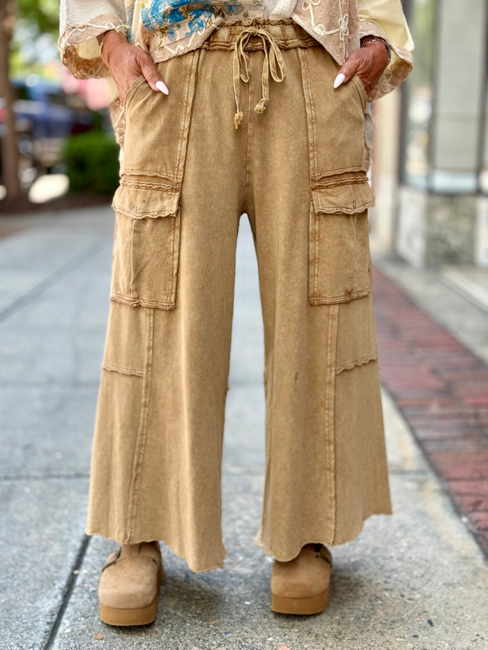 Reverse Stitch Cargo Wide Leg Pants | Latte