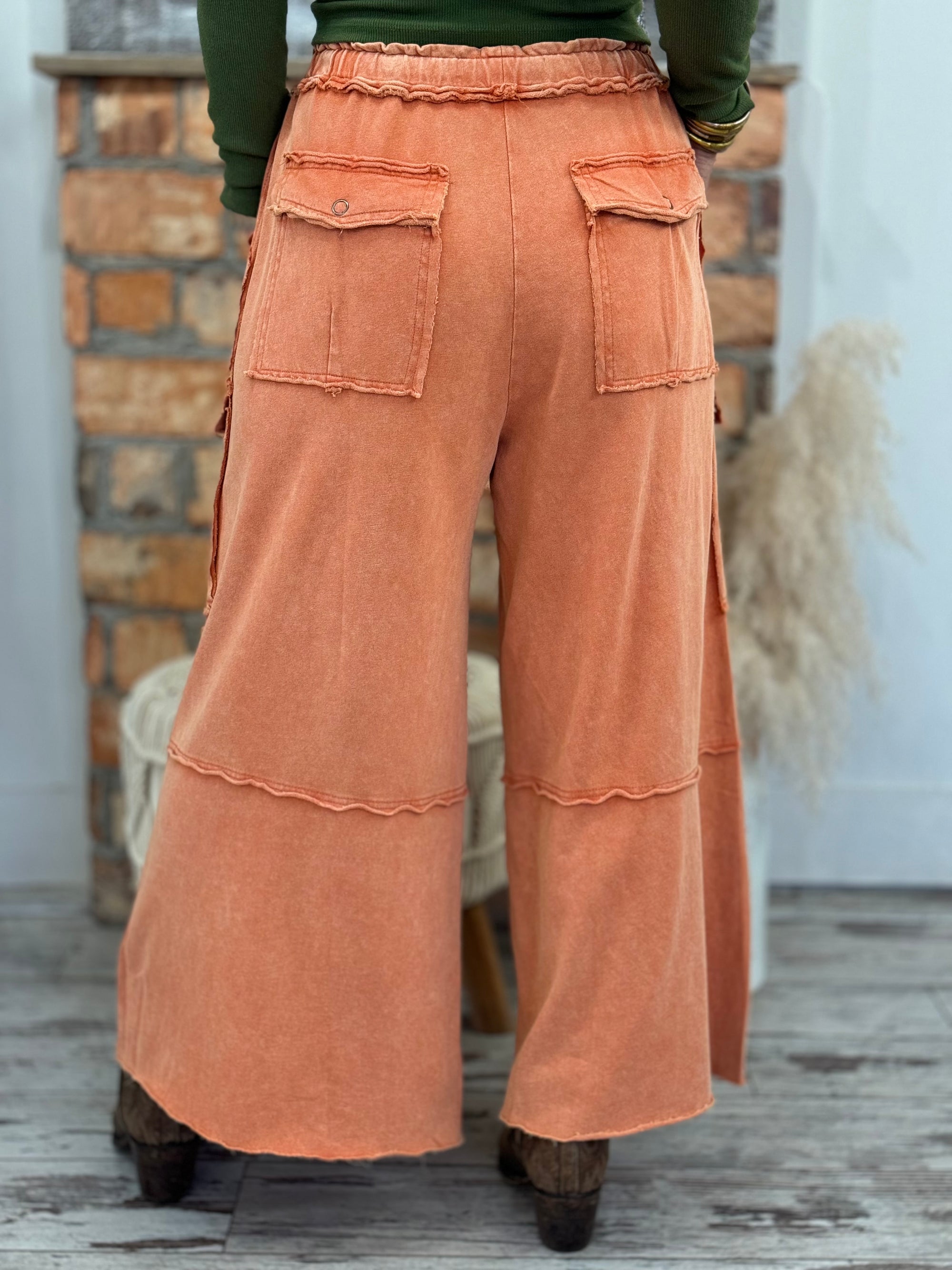 Reverse Stitch Cargo Wide Leg Pants | Rust