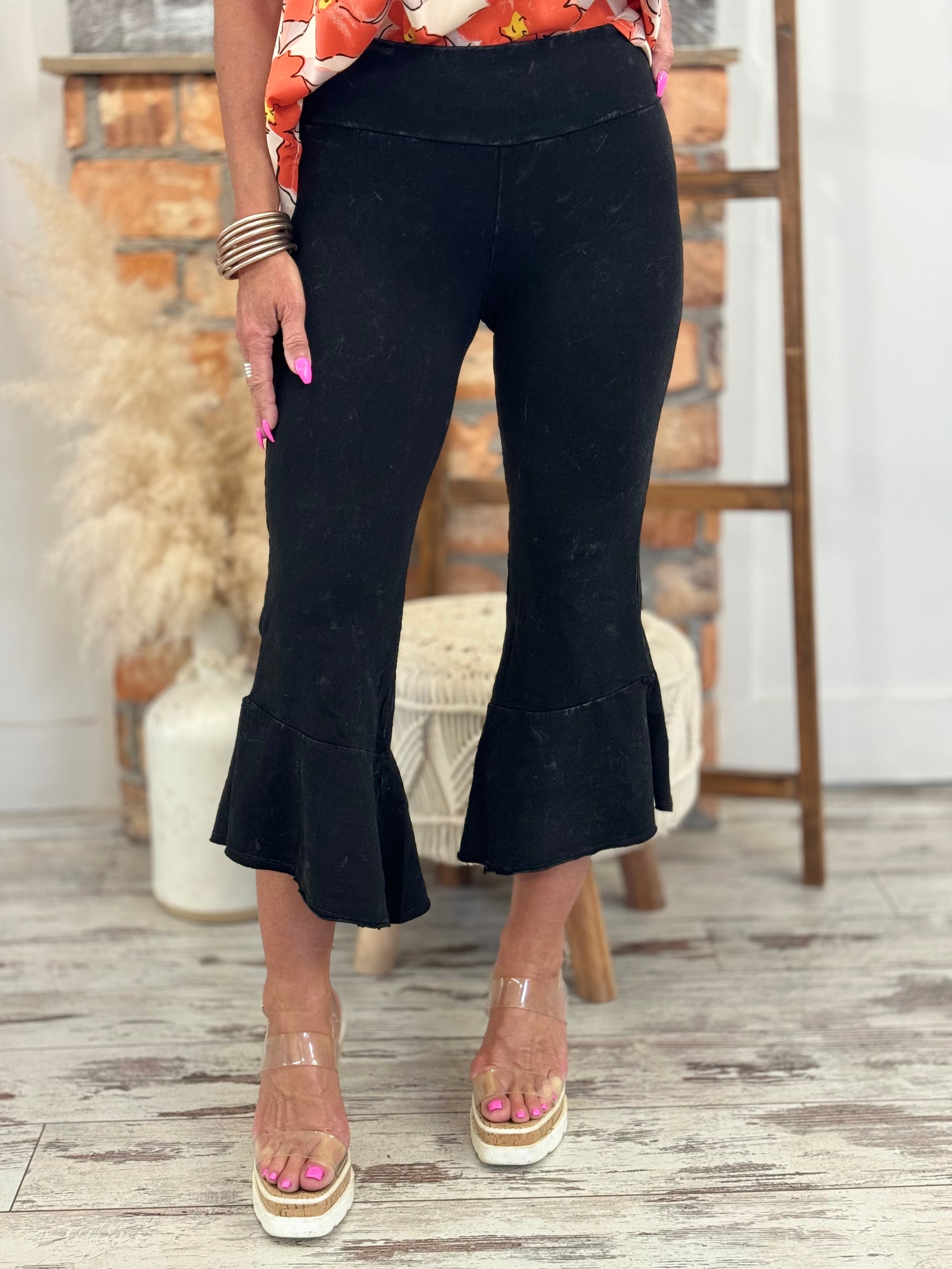 Washed Side Slit Cropped Flare Pants in Black