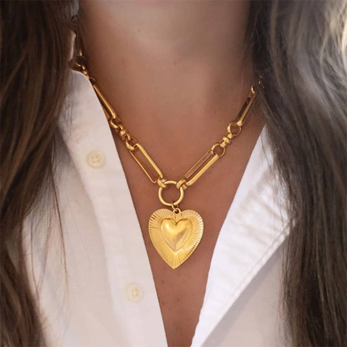 Etched Heart Chunky Necklace