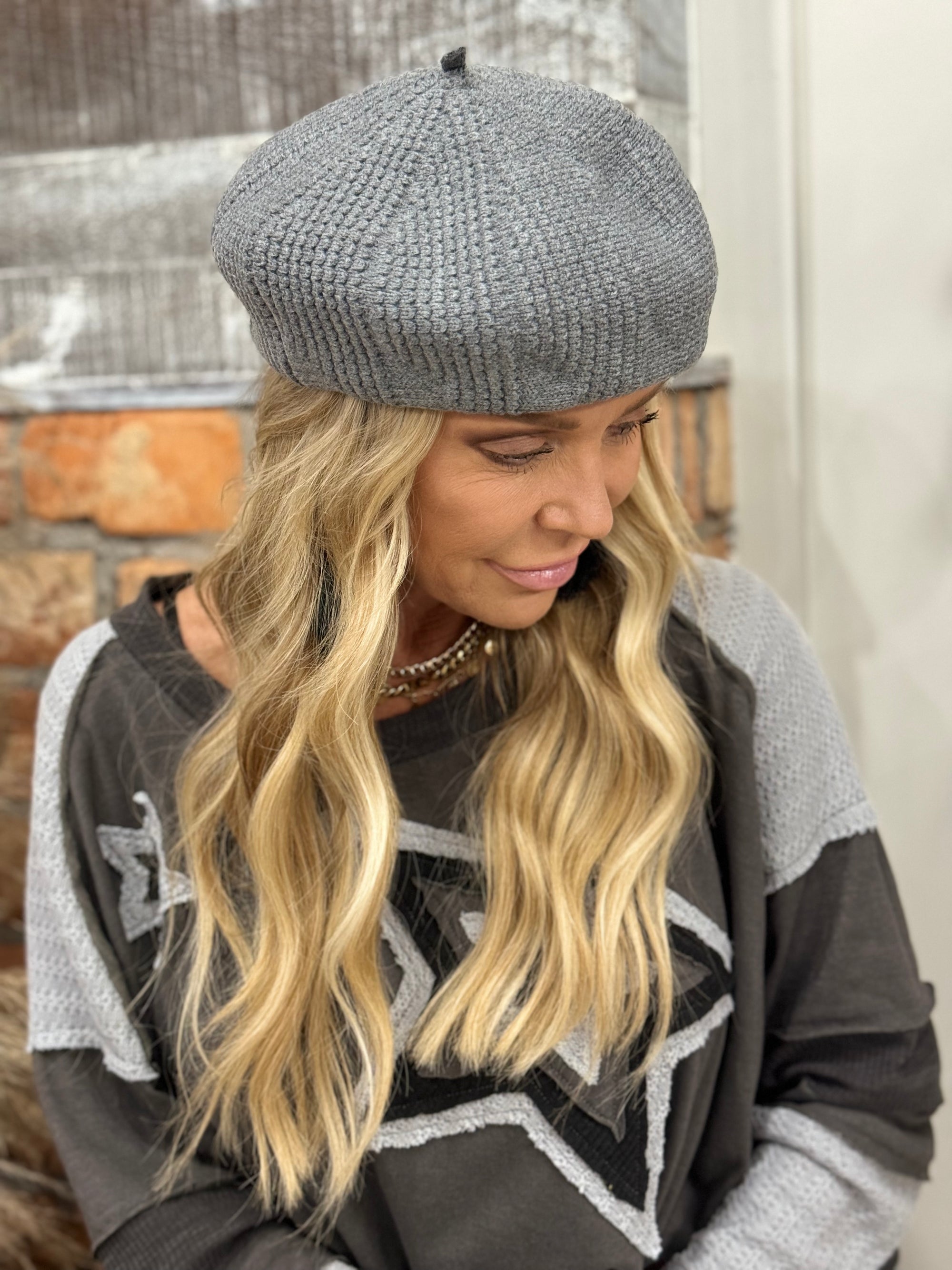 Scalloped Beret in Grey