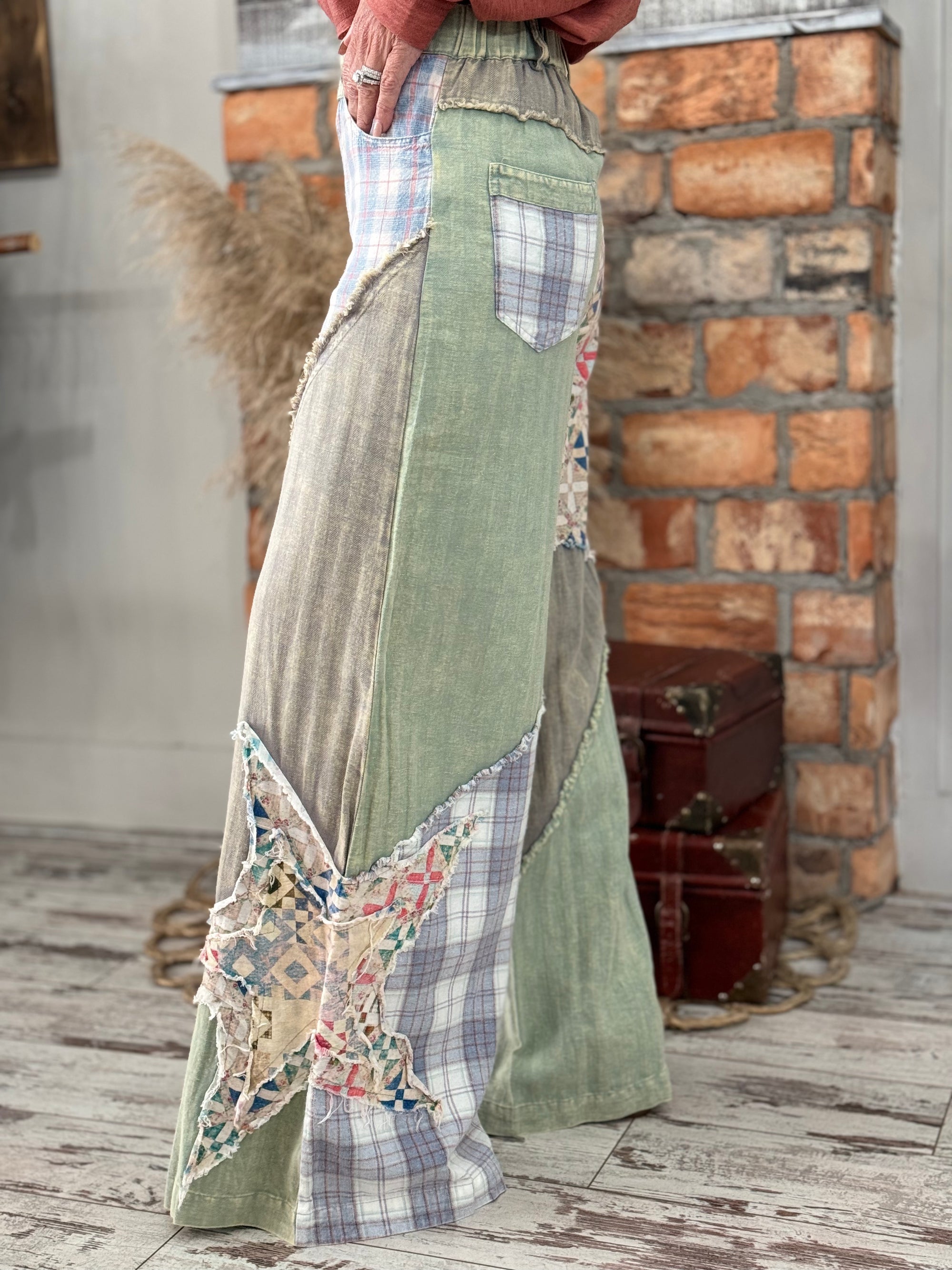 Star Patch Mixed Fabric Wide Leg Pants
