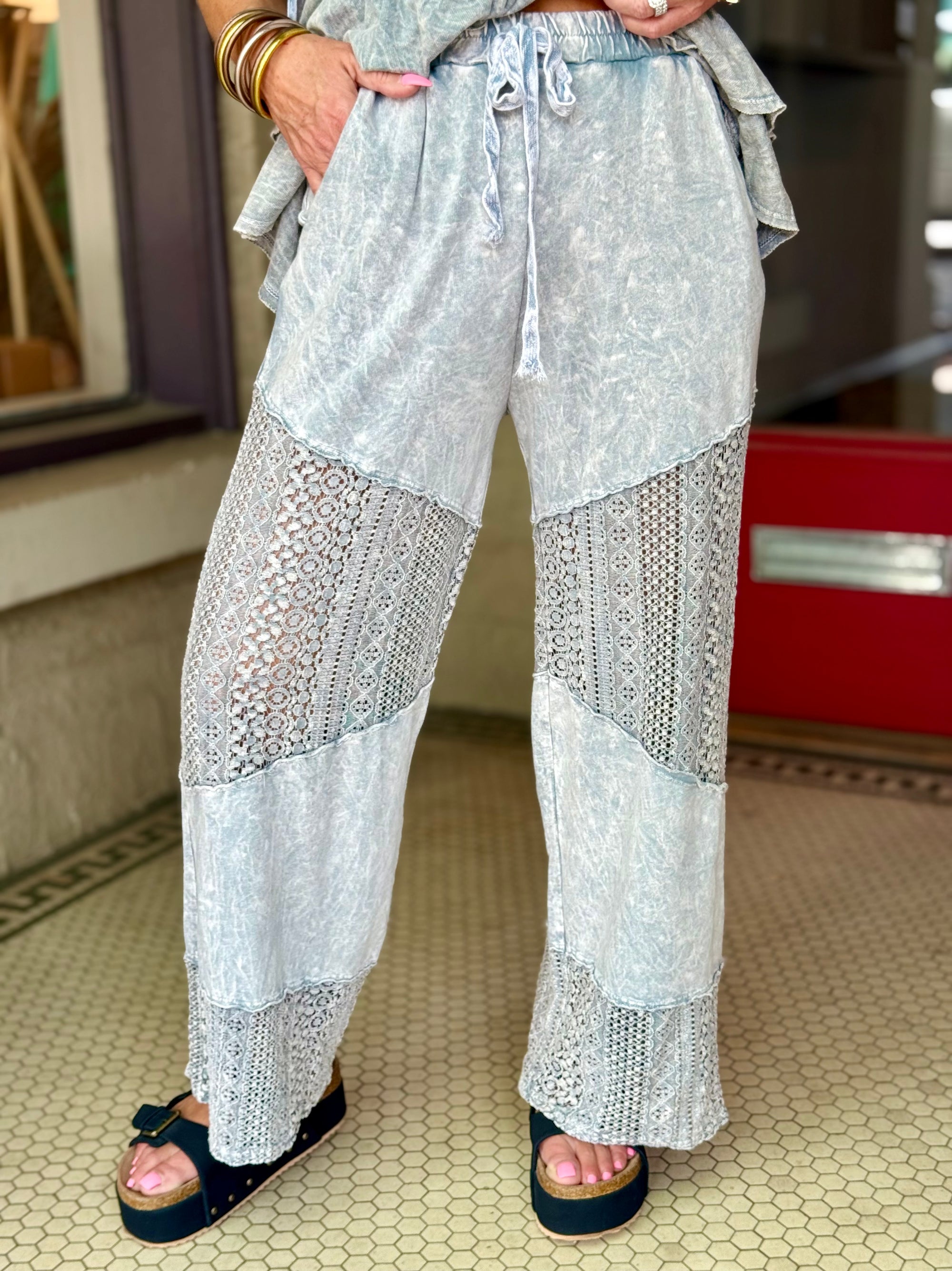 Lace Contrast Wide Leg Pants
