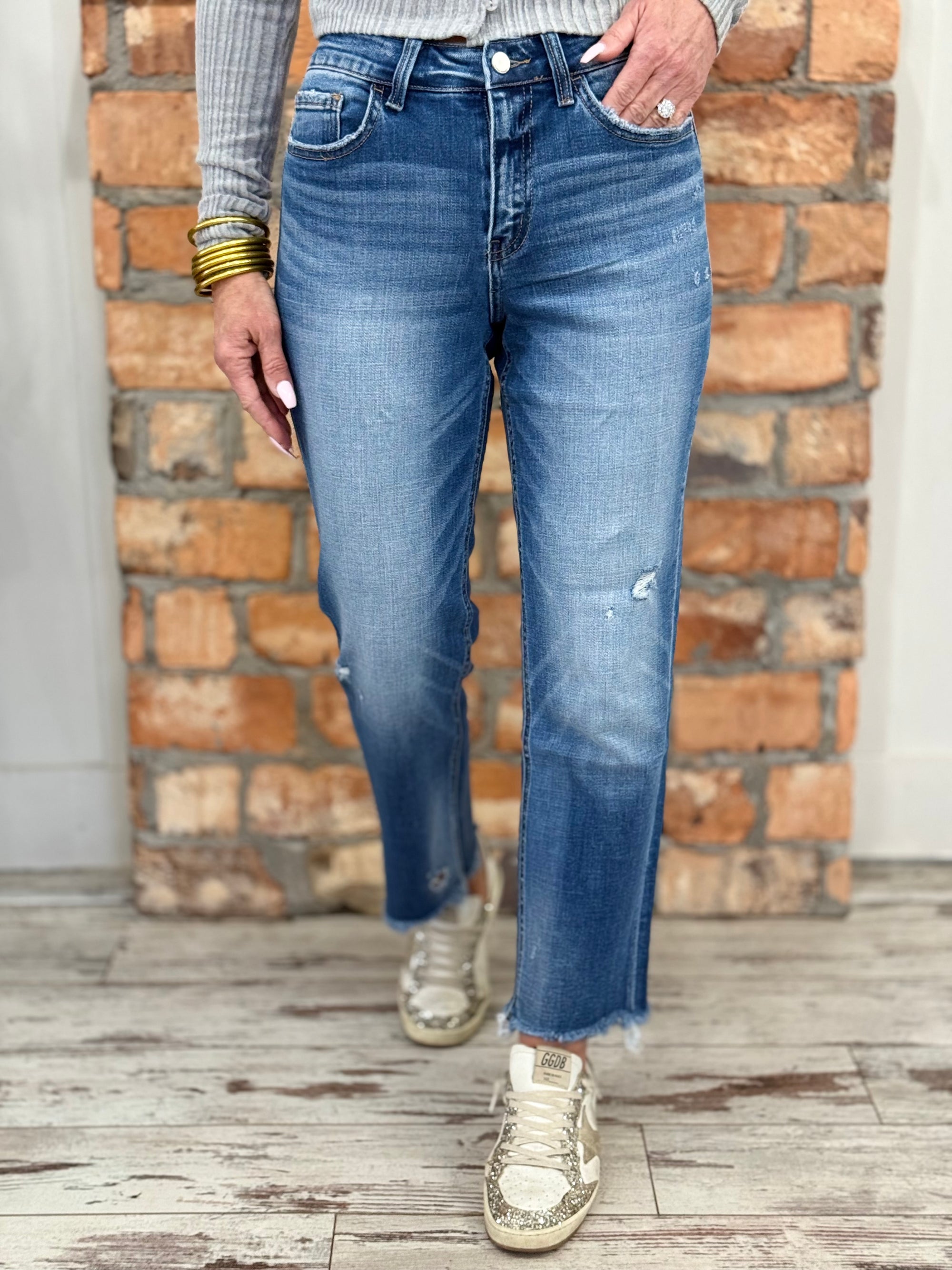 Cropped Frayed Hem Straight Jeans