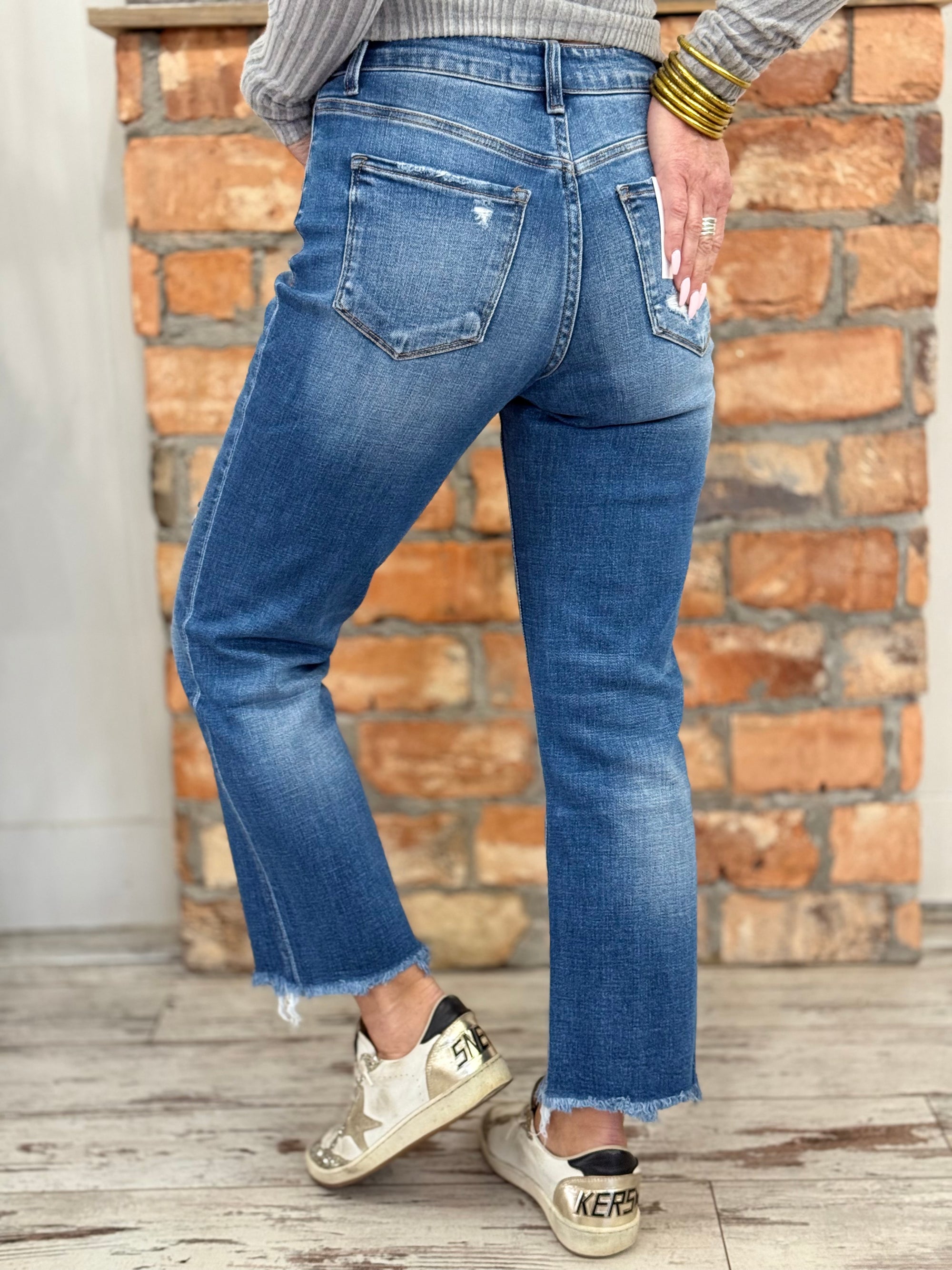 Cropped Frayed Hem Straight Jeans