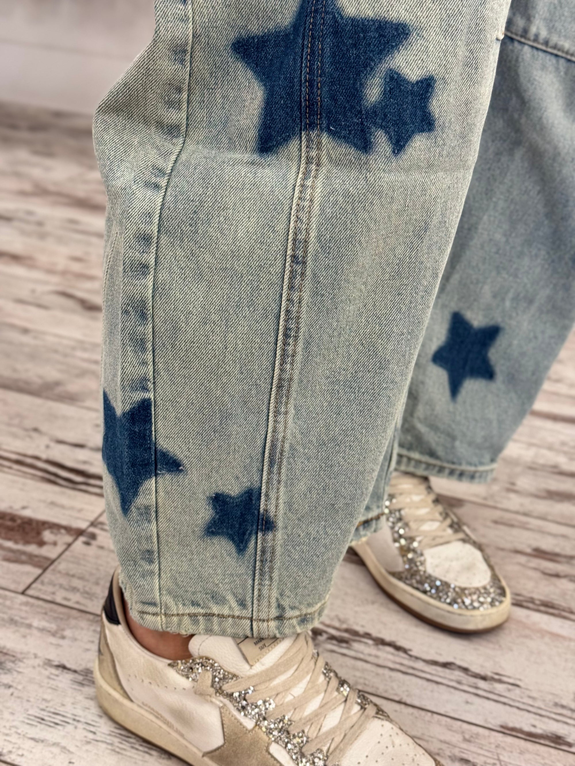 Star Printed Barrel Jeans