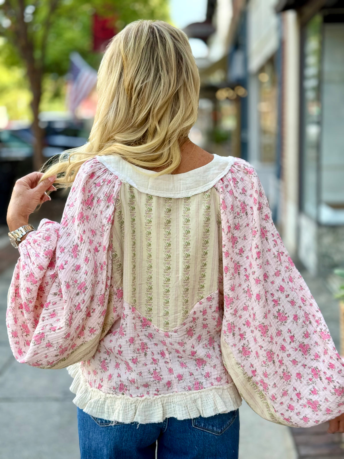 Floral Ruffle Hem Balloon Sleeve Top