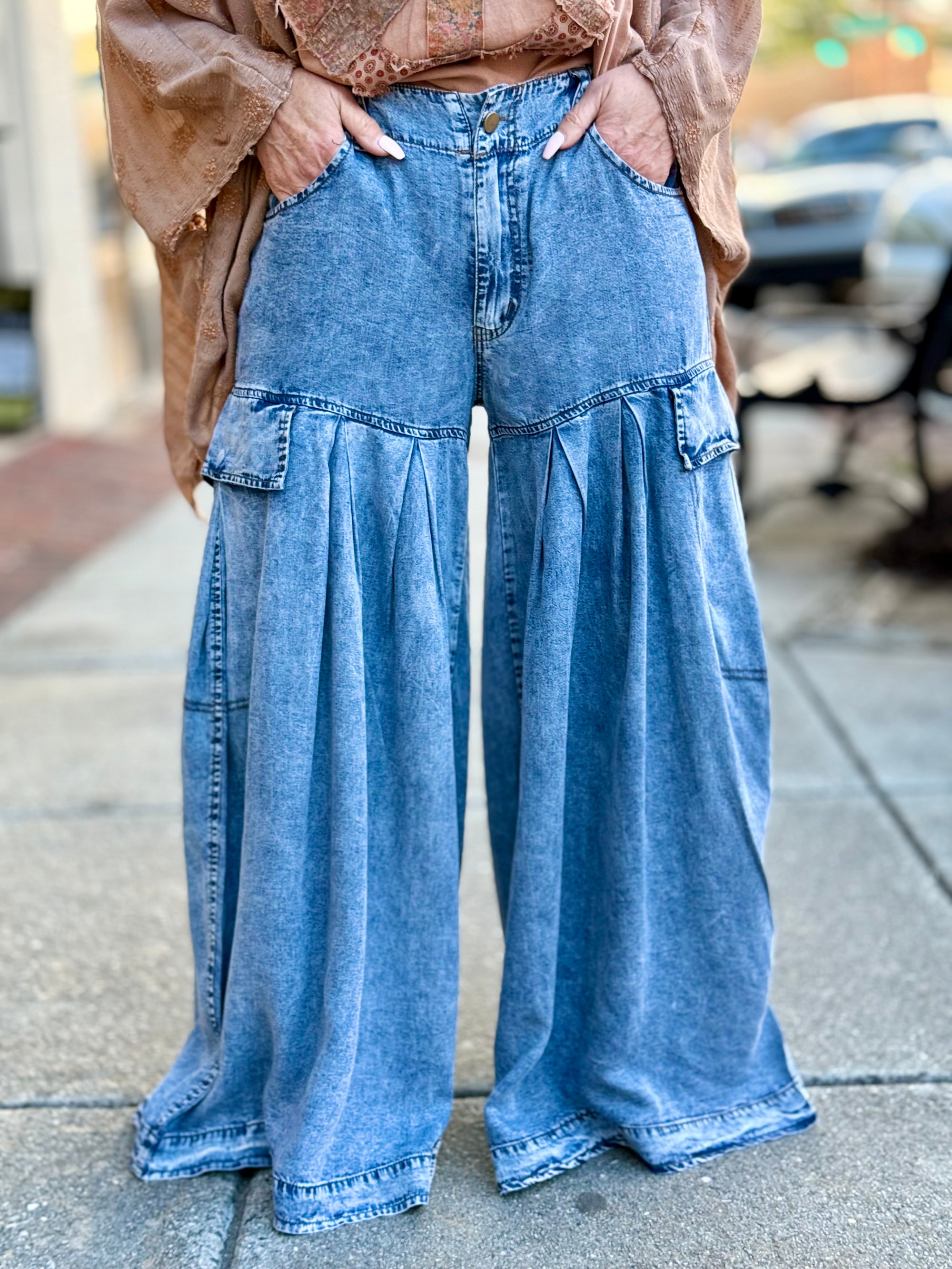 Pleated Wide Leg Cargo Pants