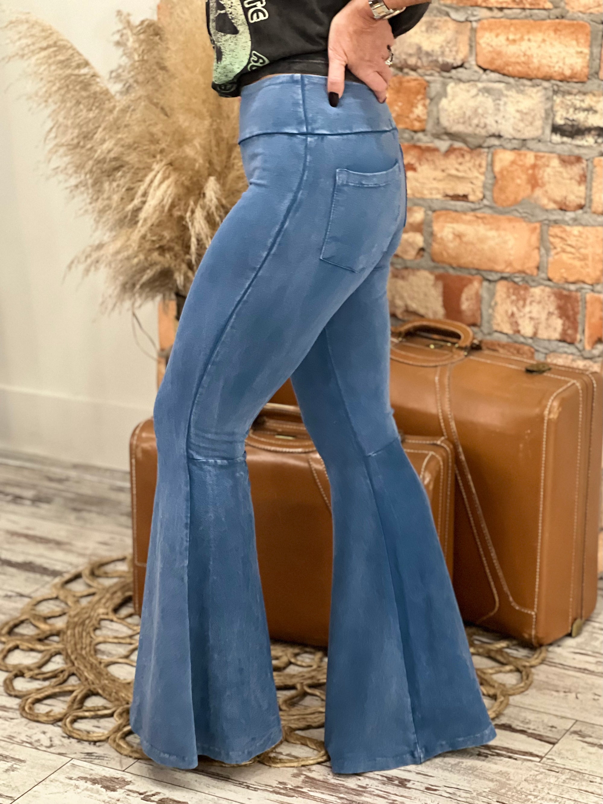 Washed Bell Bottom Flare Pants with Pockets in Light Blue
