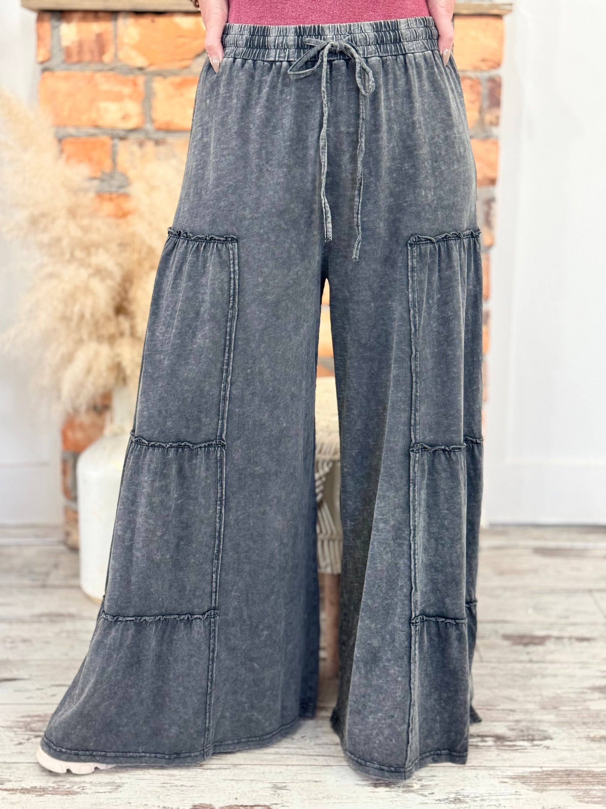 Washed Tiered Wide Leg Pants in Black