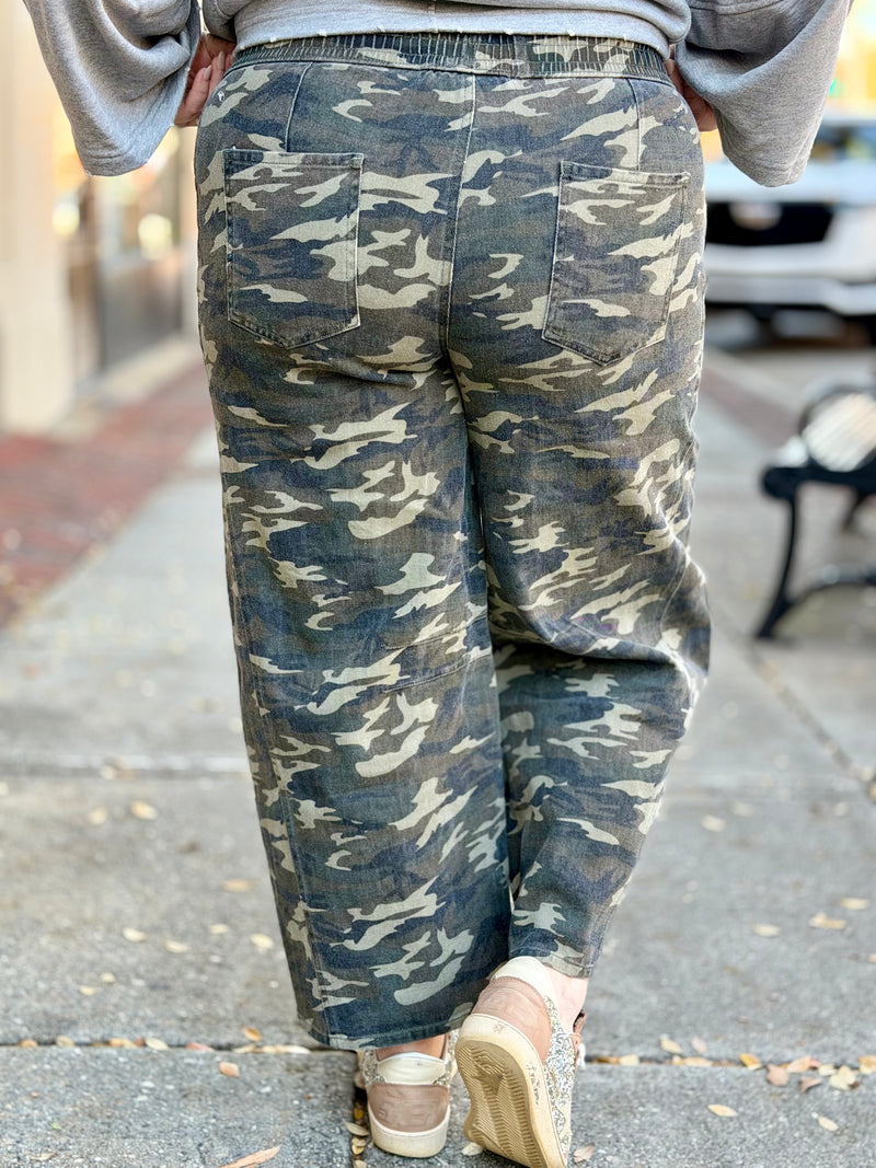 Camo Print Barrel Jeans