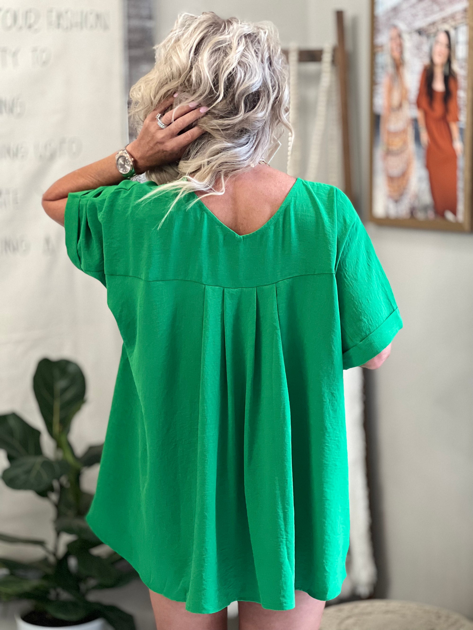 Solid Cuffed Sleeve Top in Green