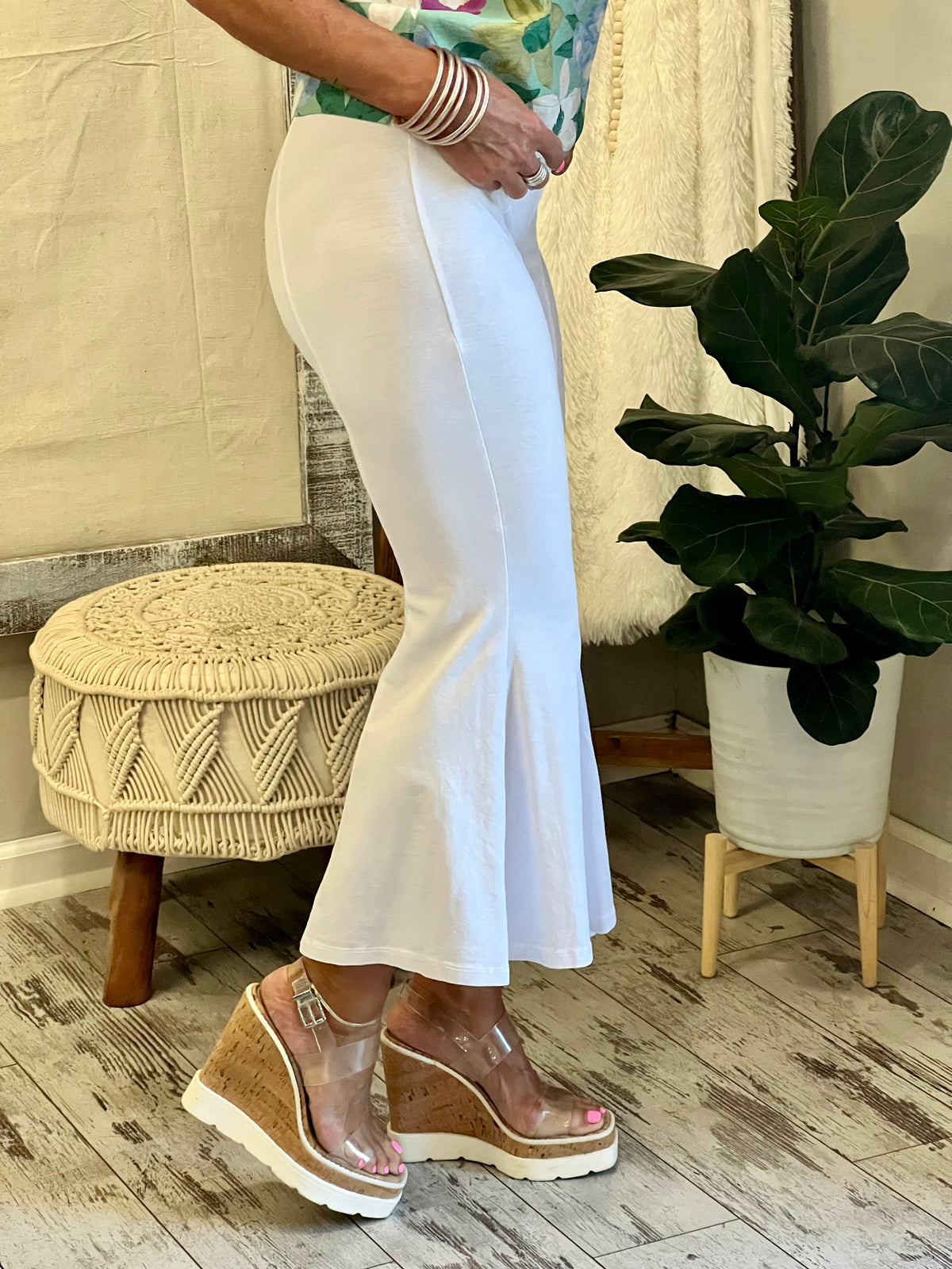 Washed Cropped Bell Bottom Pants in White