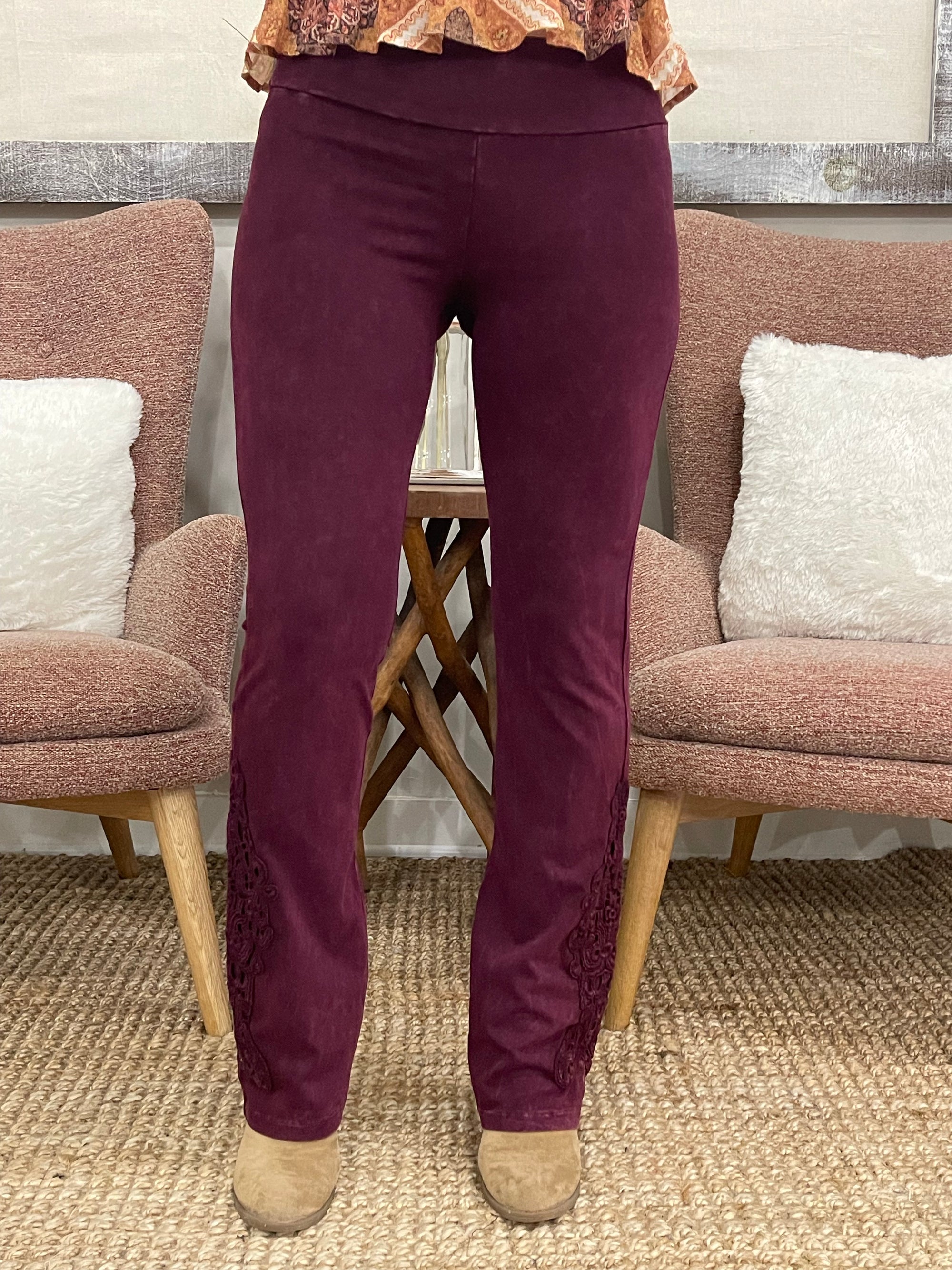 Washed Slim Bootcut Pants in Wine