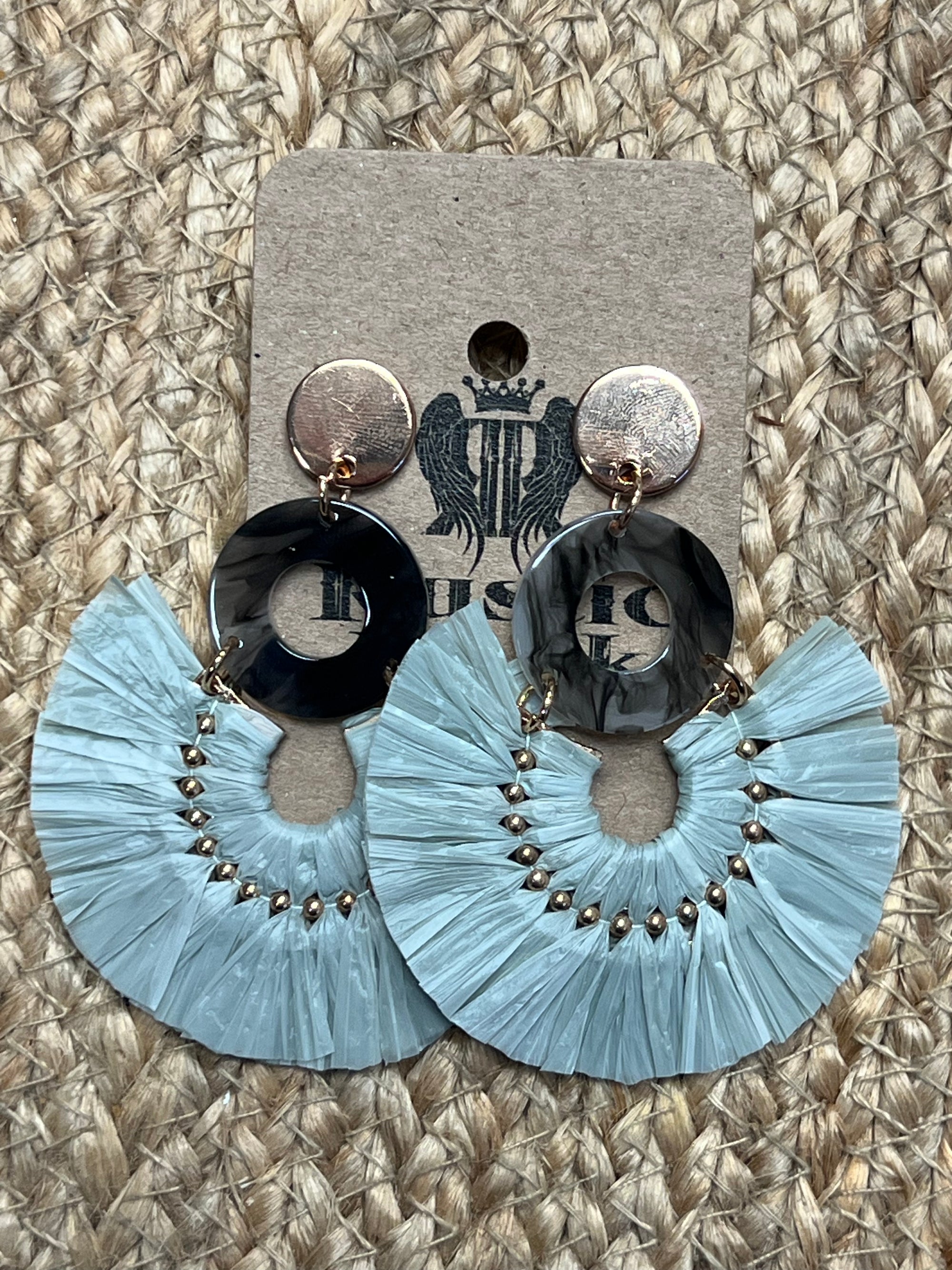 Raffia + Acrylic Disk Earrings in Grey